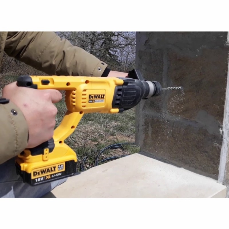 Ciocan rotopercutor DeWALT DCH133N, SDS-Plus, cu 3 moduri de lucru, 18 V, XR Li-Ion, fara acumulatori si incarcator