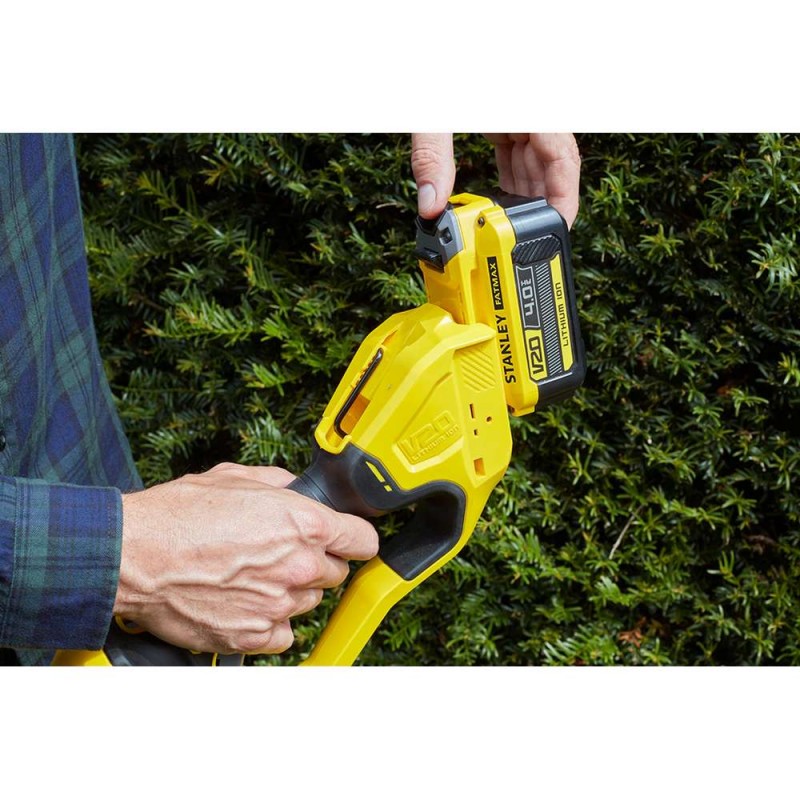 Trimmer pentru gard viu STANLEY FatMax V20 SFMCPH845M1, cap reglabil, lama 45 cm, inaltime maxima 3.4 m, acumulator 18 V, 4.0 Ah, incarcator rapid 2 A