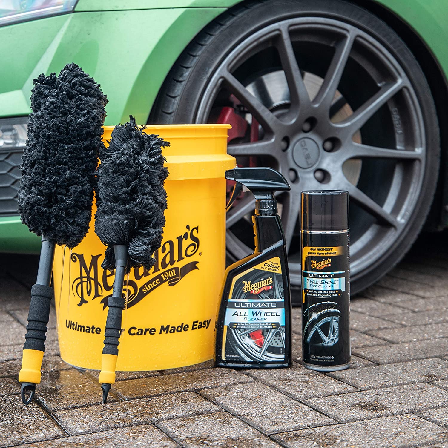 Perie medie curatare jante MEGUIARS Supreme Wheel Brush X1902EU, lungime 37 cm, cu maner solid, neagra