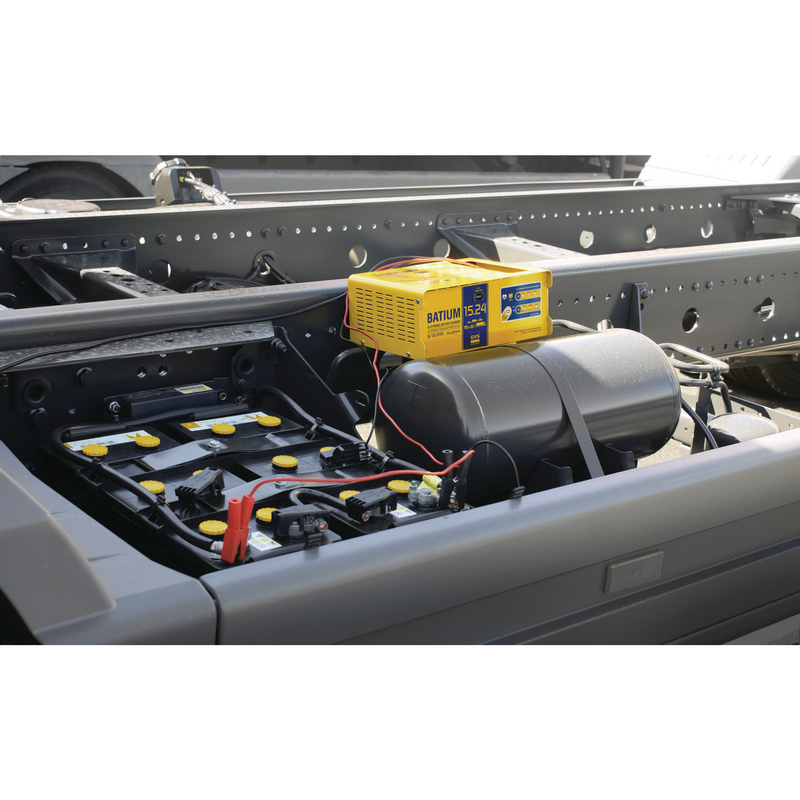 Incarcator baterii auto GYS BATIUM 15.24 024526, 22 A, 450 W, 6/12/24V, siguranta 30A, 210x360x140 mm