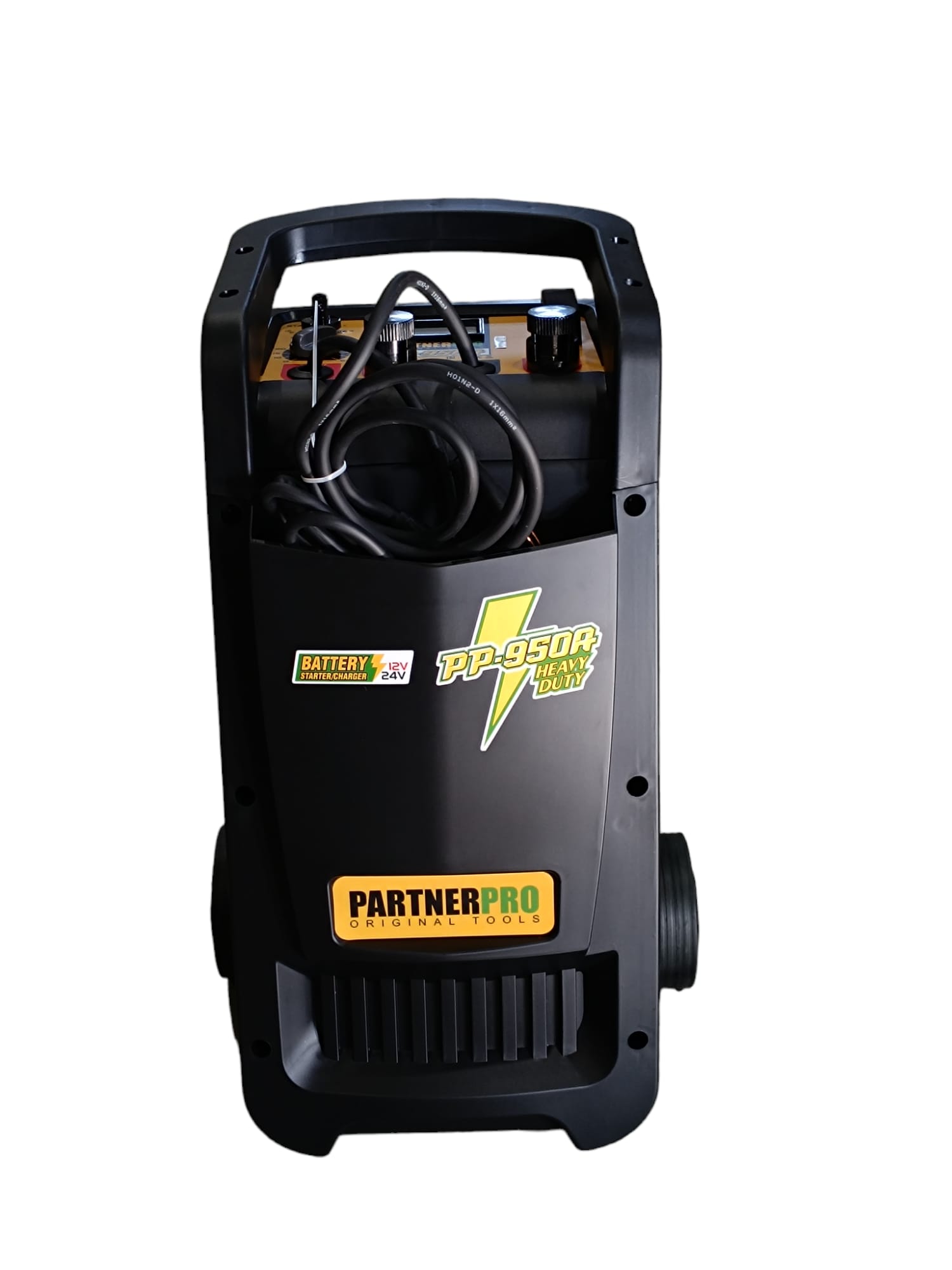 Robot de pornire auto PARTNER PRO PP-950A 12973, iesire12V/24V, curent incarcare 10A, capacitate baterie incarcata 10-150A/h