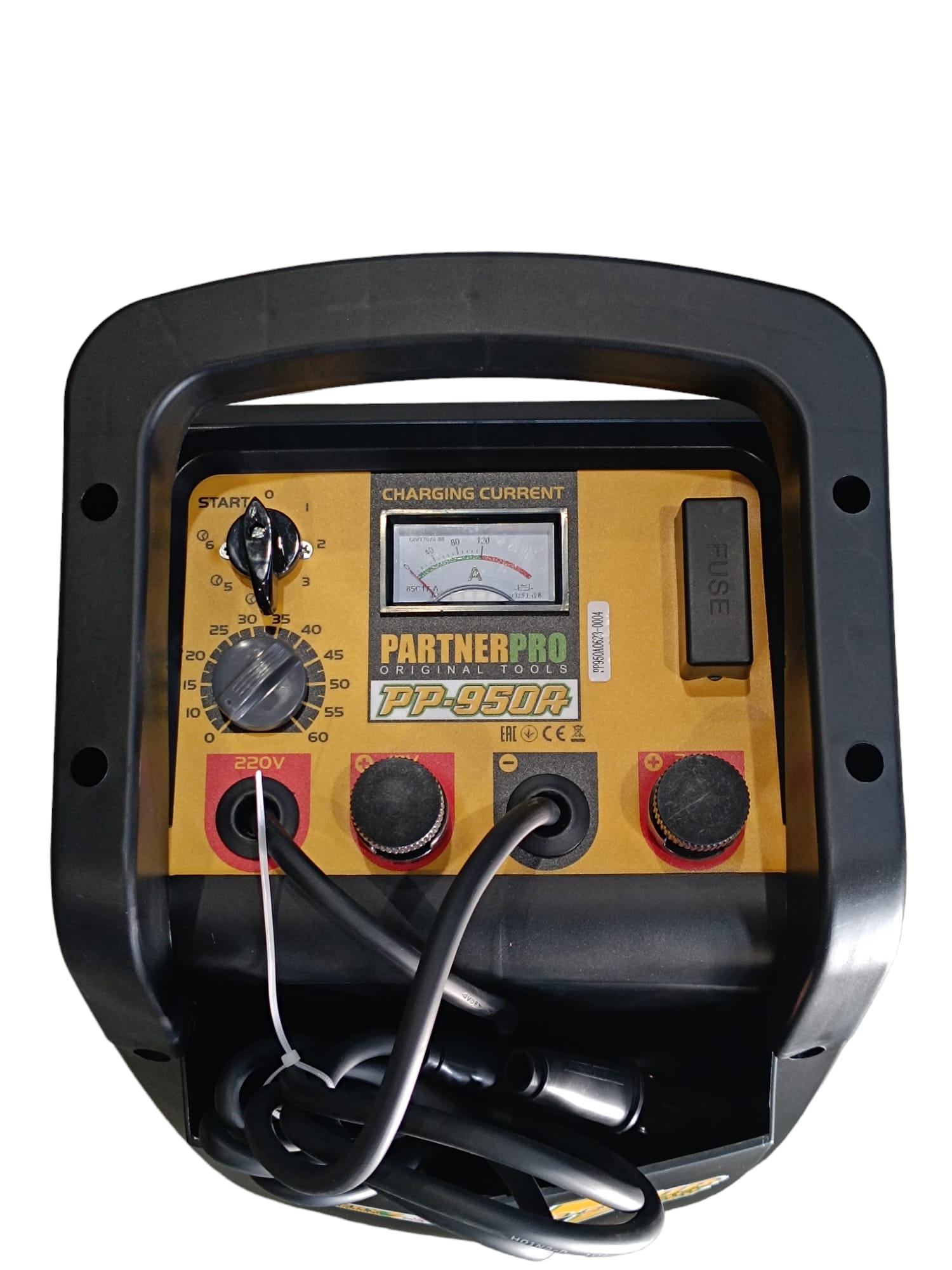 Robot de pornire auto PARTNER PRO PP-950A 12973, iesire12V/24V, curent incarcare 10A, capacitate baterie incarcata 10-150A/h