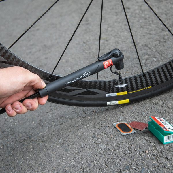 Pompa manuala pentru biciclete HEYNER 216400, 8 bar, suport montare, mufe Schrader, Presta si Dunlop
