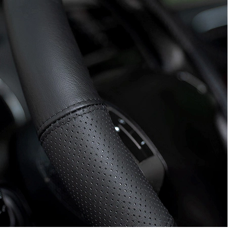Husa pentru volan auto UMBRELLA 10062PP, piele naturala, perforata, diametru 39-41 cm, negru