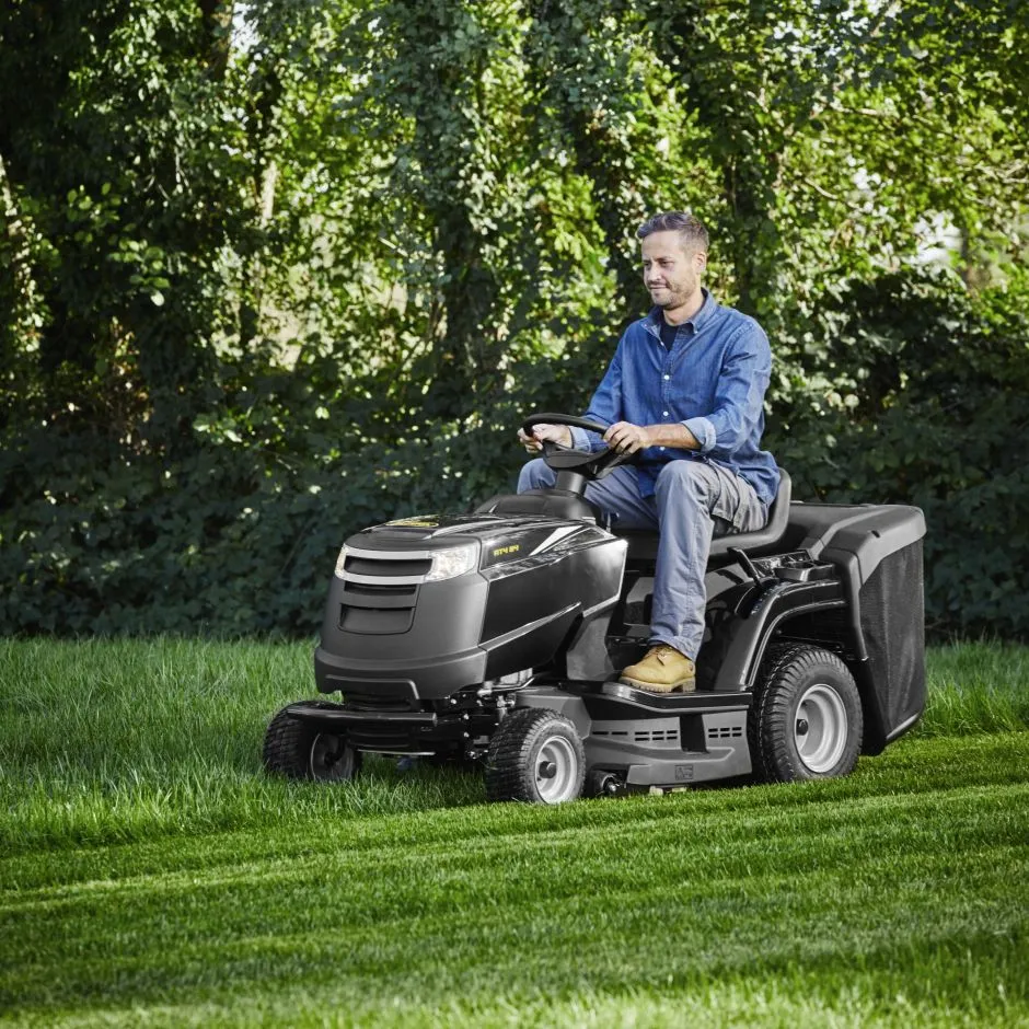 Tractoras de tuns iarba ALPINA AT4 84 A 074701, motor benzina, 414 CC, 8.5 CP, 6.3 kW, latime lucru 84 cm, inaltime taiere 25-80 mm, 7 trepte taiere