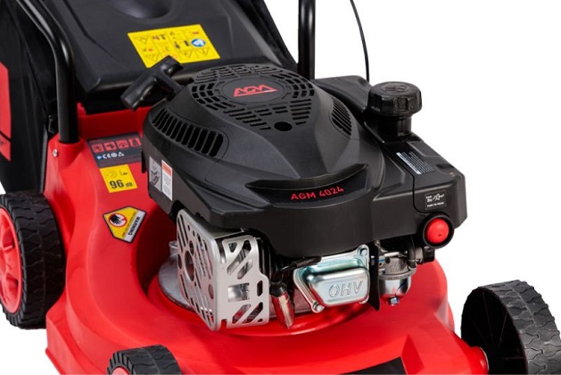 Masina de tuns iarba VILLAGER AGM 4024 082410, motor benzina 79.7 CC, 2.2 CP, 1.6 kW, latime taiere 39 cm, 3 nivele, inaltime taiere 30-66 mm