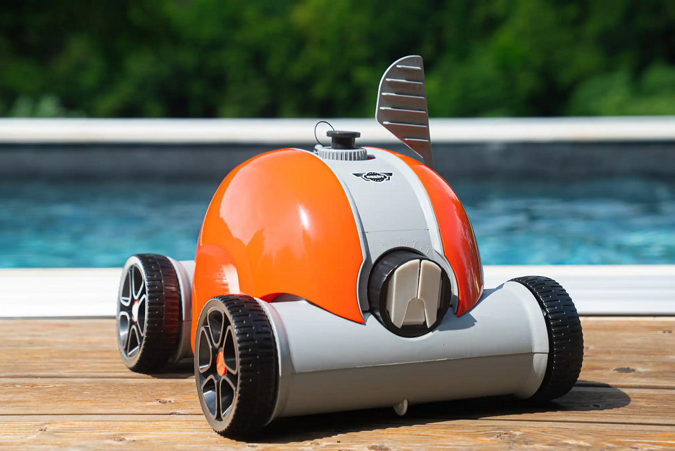 Aspirator robot cu baterii pentru curatare piscina HECHT BLUE SEA 80, 50W, suprafata lucru 80 mp, acumulator 12.6V, 5 Ah
