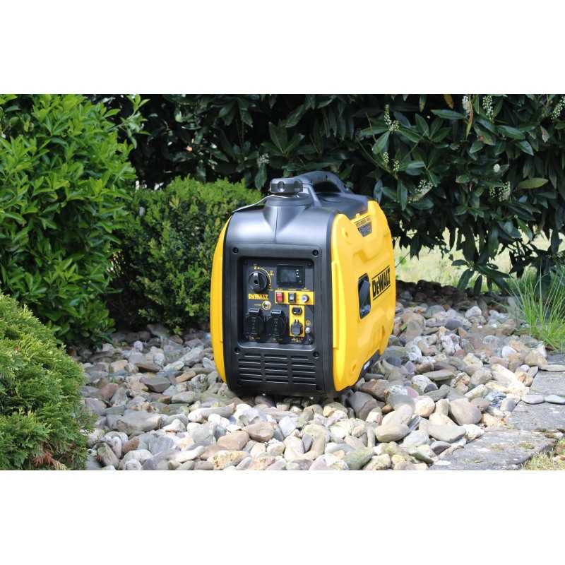 Generator tip invertor pentru curent electric, monofazic, DeWALT DXGNI35E, motor benzina 4T, 163 CC, putere max 3400 W, functie Eco