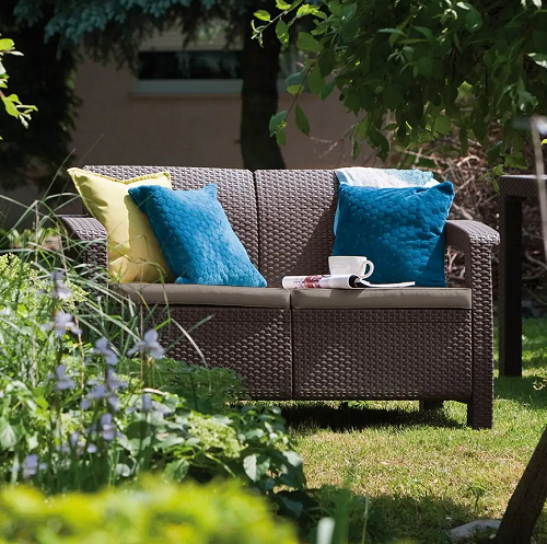 Canapea de gradina 2 locuri KETER Corfu II Love Seat 258946, maro-crem, imitatie rattan, polipropilena, cu perne