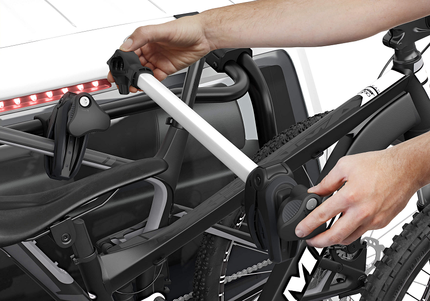 Suport 2 biciclete THULE WanderWay 911001, cu prindere pe haion VW T6, capacitate max sustinuta 60 kg, 152 x 111 x 91 cm, negru