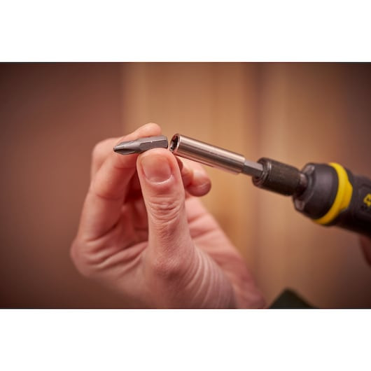 Surubelnita electrica STANLEY FatMax Power Assist 6-67-190, 0.9 Nm, 300 rpm, acumulator 4V, 1.5 Ah