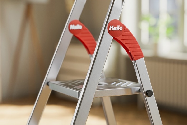 Scara pliabila HAILO ComfortLine 8040407, 4 trepte, greutate maxima sustinuta 150 kg, din aluminiu, picioare antiderapante
