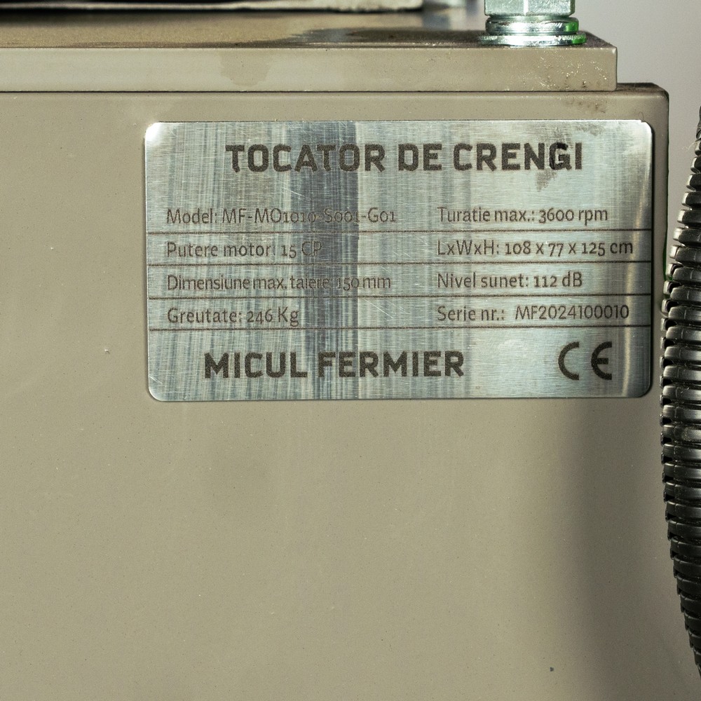 Tocator de crengi Micul Fermier MF-MO1010-S001-G01, motor benzina 15 CP, cu carlig de remorcare, 150 mm diametru maxim de taiere, pentru rumegus