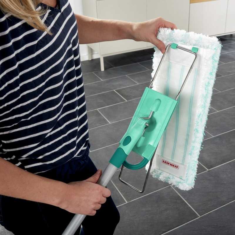 Mop pentru geamuri si podele coada de otel Leifheit Profi Micro Duo XL 55048, inaltime coada 140 cm, lungime laveta 42 cm