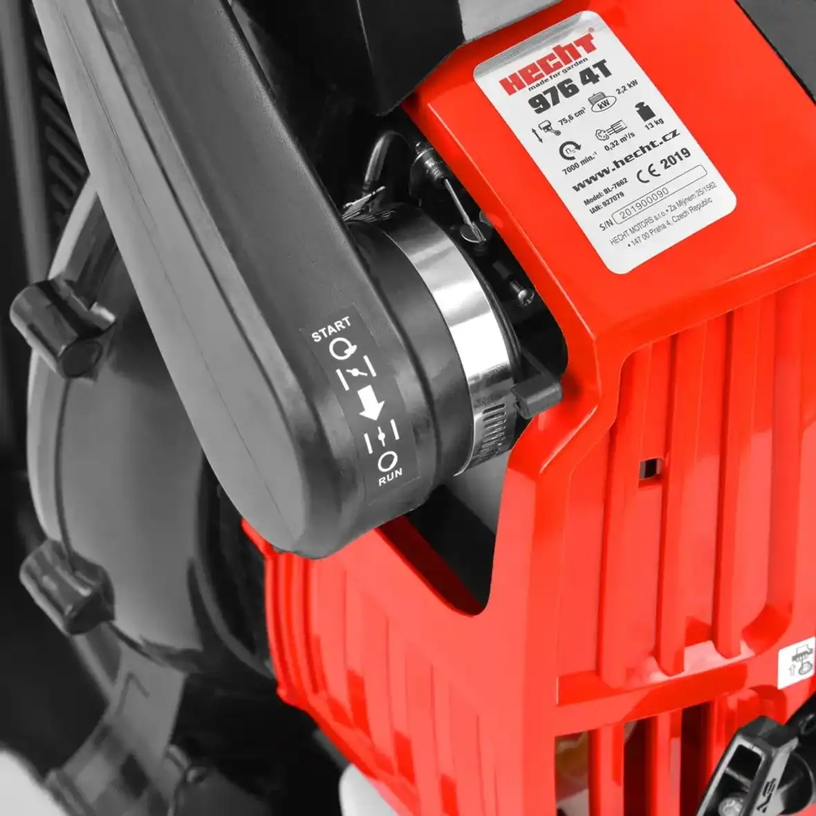 Suflanta pe benzina HECHT9764T, 76 cm cubi, viteza suflare aer 309 KM / h