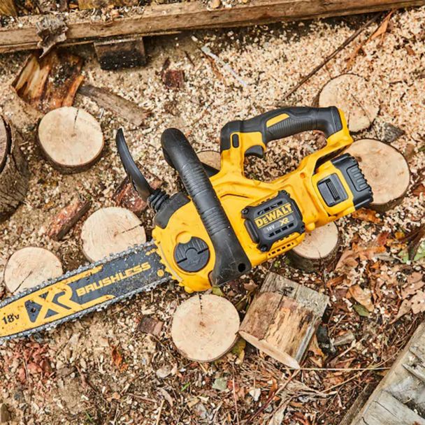 Fierastrau electric cu lant si acumulator DeWalt, DCM565P1-QW, lungime sina 30 cm, cu acumulator Li-Ion 18V, 5 Ah