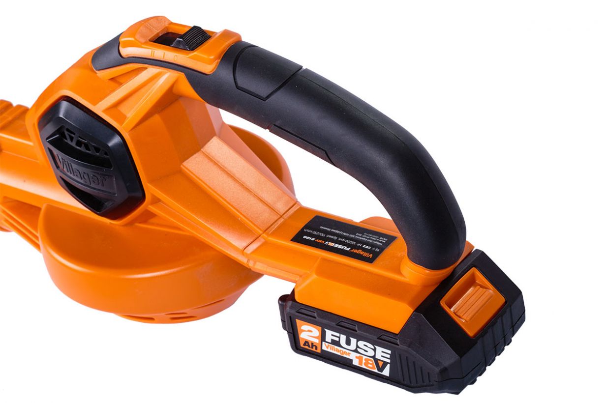 Suflanta de frunze pe acumulator VILLAGER VBV 2120, 18V, 12000 rpm, 105 mc/min, 58 m/s, fara acumulator si incarcator