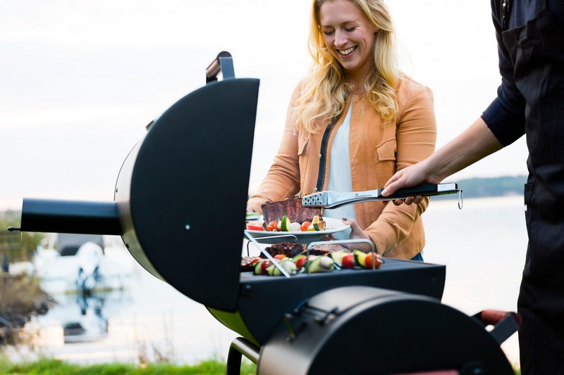 Gratar gradina, cu carbuni, Black Taurus GRILLCHEF 31426, otel, cu roti de deplasare, 141 x 48.5 x 127 cm