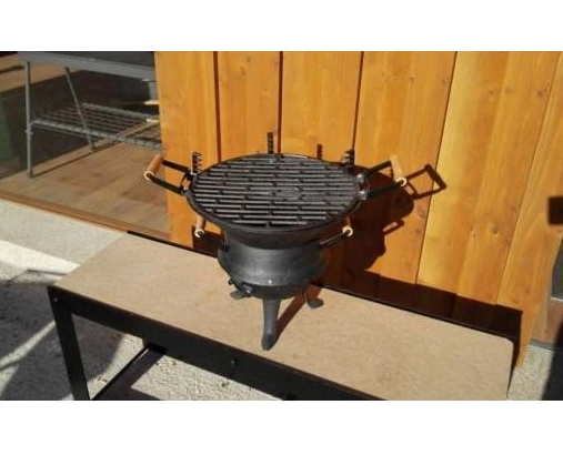 Gratar pe carbuni GRILLCHEF 0630, din fonta, rotund, cu suprafata de gatit de 36 cm