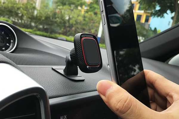 Suport telefon magnetic auto MEGA DRIVE 02811, fixare pe bord