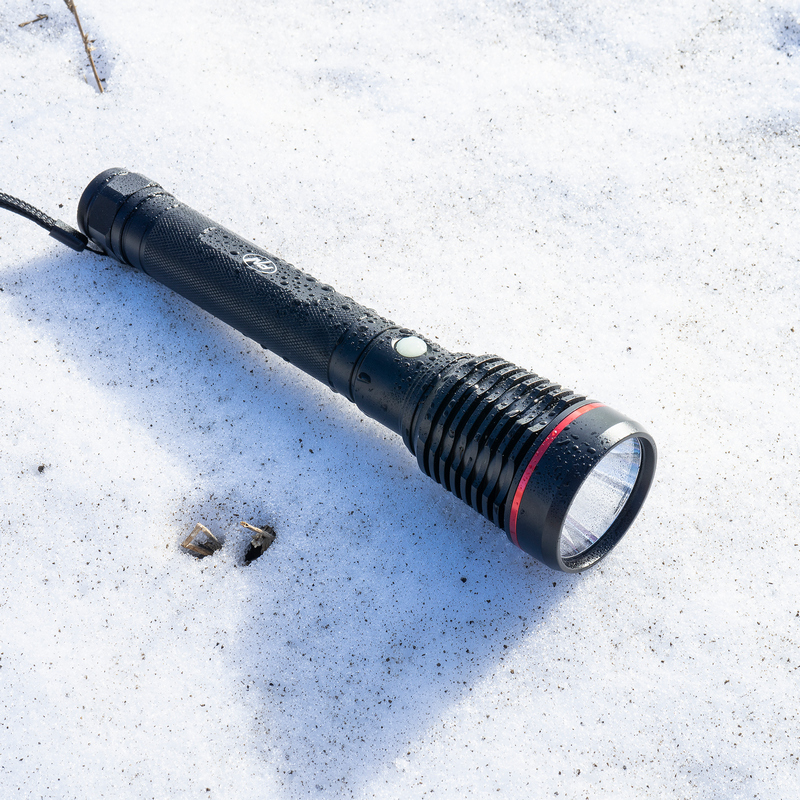 Lanterna PNI Adventure F420 42113, iluminare LED 10 W, 1000 lumeni, 2 acumulatori inclusi, acumulator Li-Ion 26650 8000 mAh, IPX4