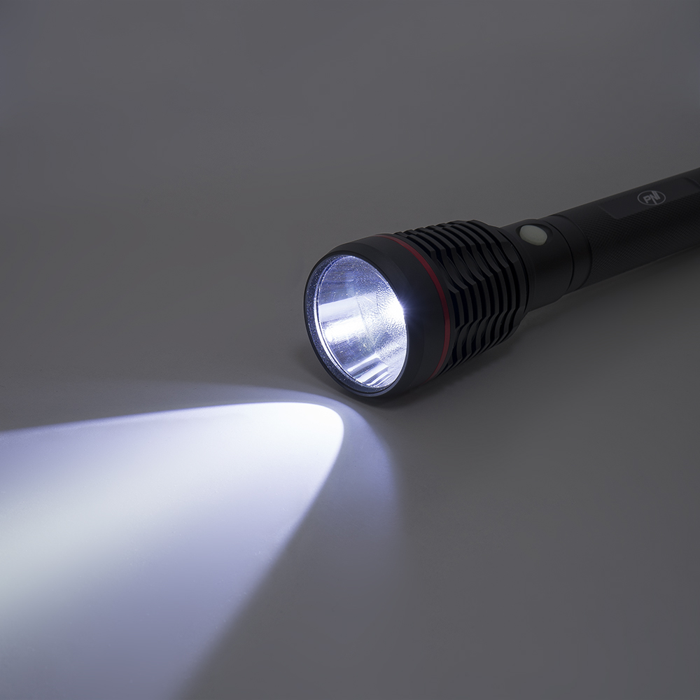 Lanterna PNI Adventure F420 42113, iluminare LED 10 W, 1000 lumeni, 2 acumulatori inclusi, acumulator Li-Ion 26650 8000 mAh, IPX4