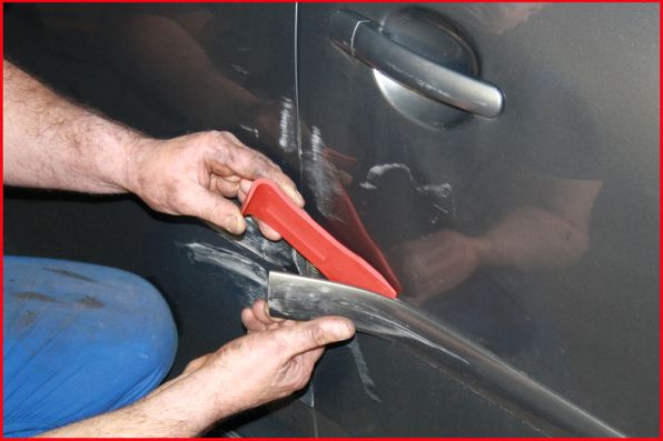 Set 11 pene din material plastic KS TOOLS Master 911.8205, pentru demontare clipsuri, rosu