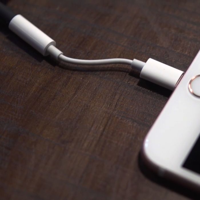 Adaptor pentru casti Lightning la port Jack 3.5mm Apple Original