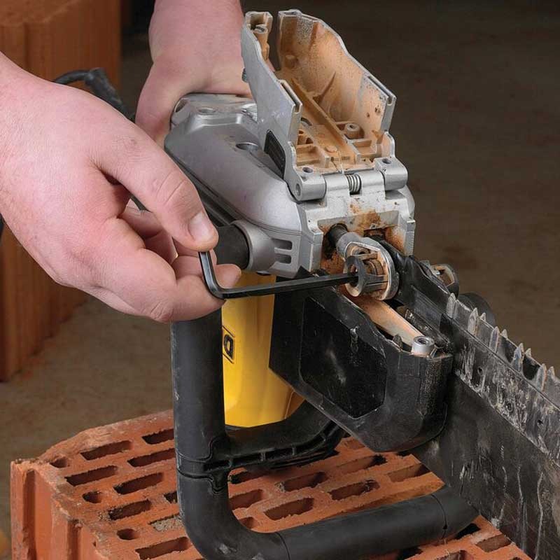 Fierastrau aligator DeWALT DWE398, lame Poroton, 1700 W, adancime maxima taiere 430 mm, lungime lama 43 cm, pentru caramida