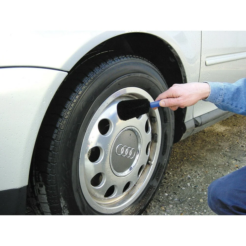 Perie pentru curatat roti si jante LAMPA Wheel Brush LAM37335, maner plastic