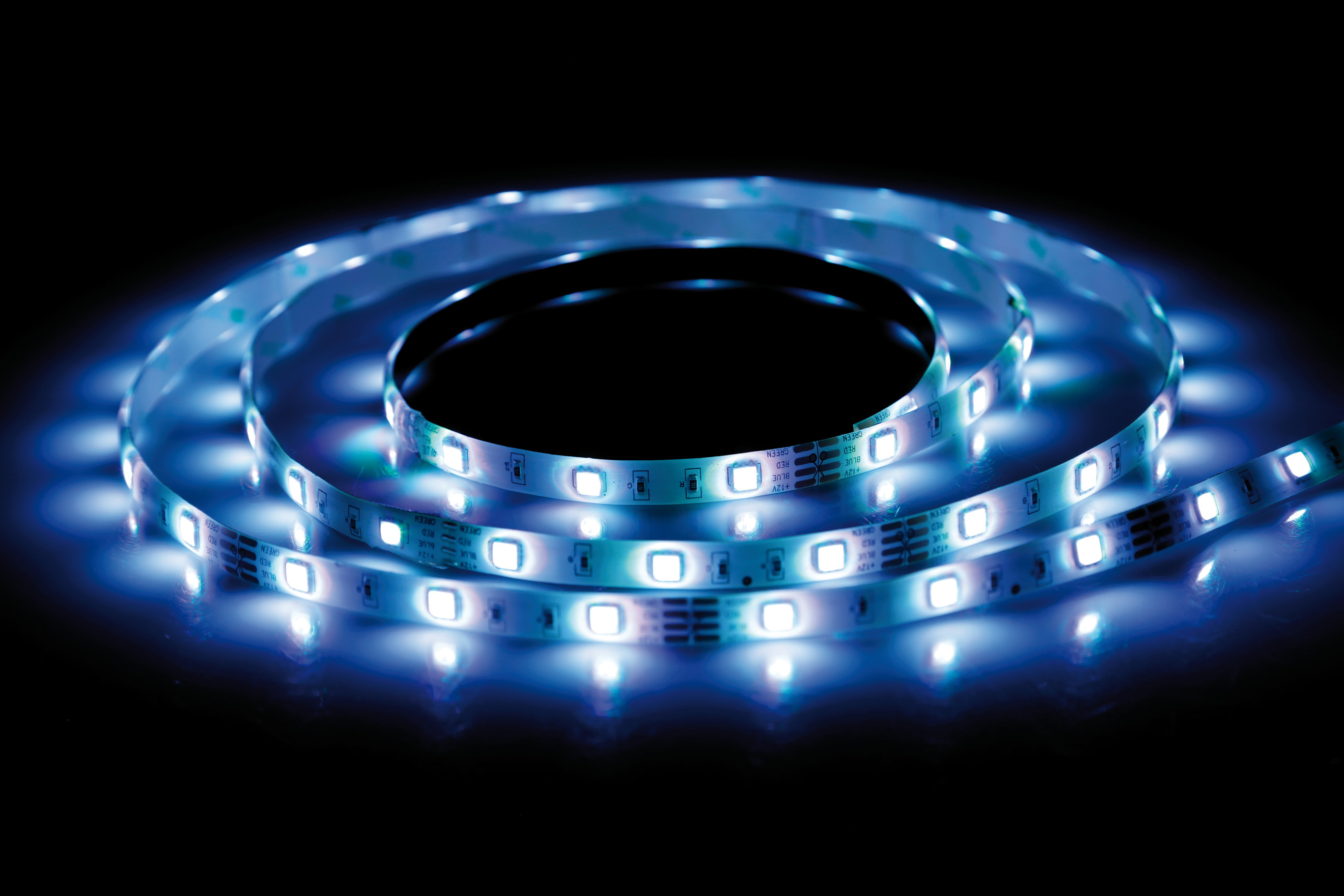 Banda LED RGB LAMPA LAM73627, cu telecomanda, alimentare 12/24V, lungime 200 cm