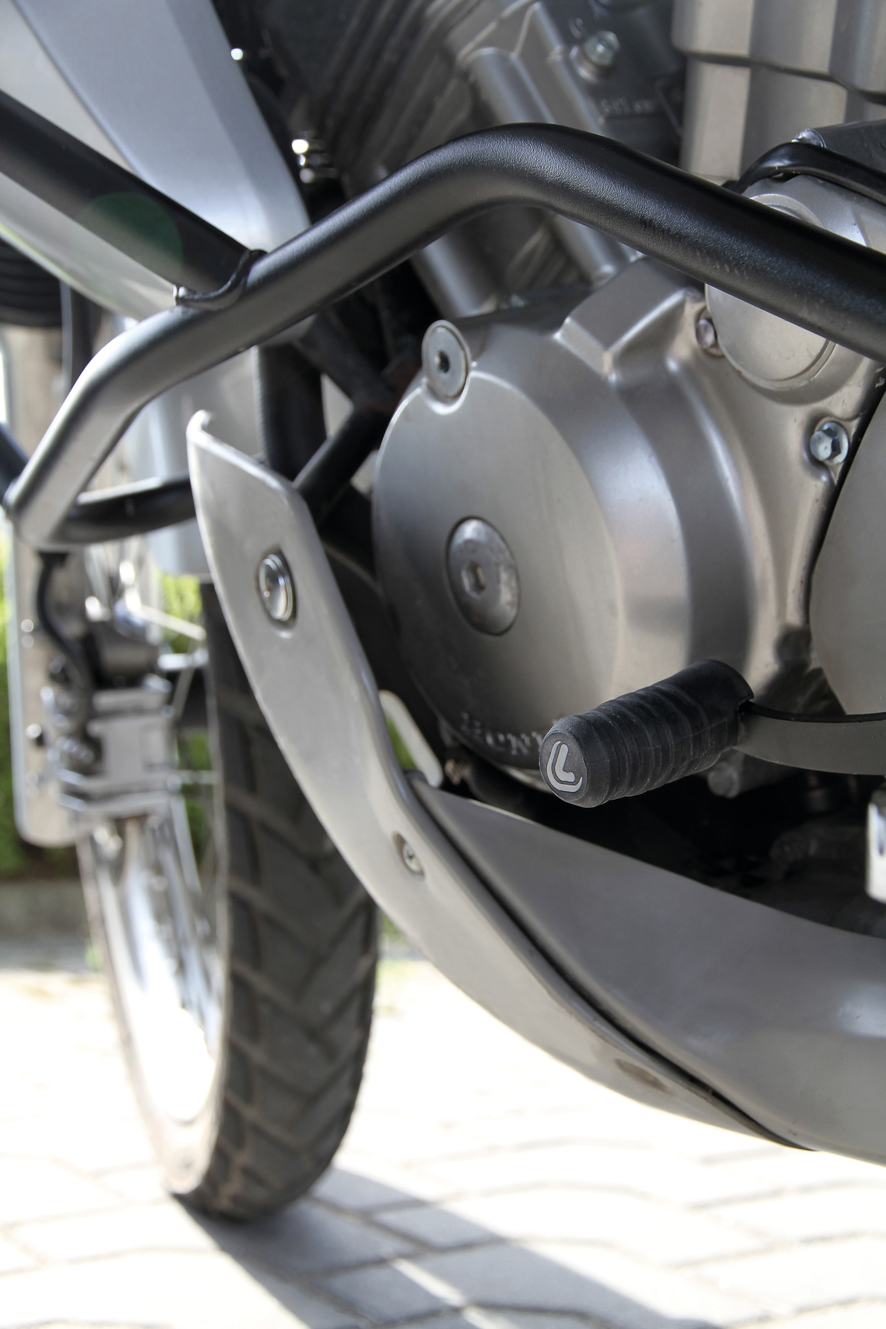 Husa de silicon pentru schimbator viteze motocicleta LAMPA LAM91269, lungime 60 mm, diametru 25 mm, negru