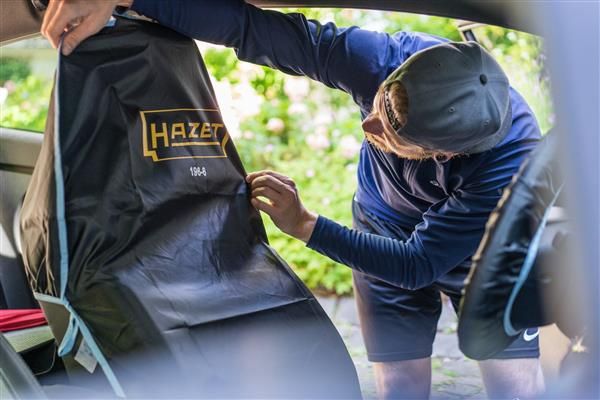 Set huse de protectie habitaclu HAZET HZ196-6/2, pentru scaun sofer si volan, din nylon