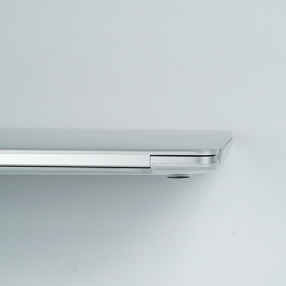 Carcasa MacBook Air 13 inch NEXT ONE AB1-MBA13-SFG-FOG, Hard Shell Fog Transparent, policarbonat, design ultra subtire 1.1 mm grosime, transparent