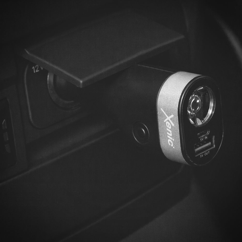 Incarcator auto multifunctional XENIC CH02, 5 V, 1 A, port USB, power bank 2600 mAh Li-Ion, lanterna LED, 90 lm, culoare rece, cu ciocan de urgenta si lama, negru