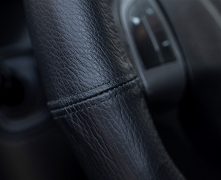 Husa pentru volan auto CARPASSION 10064PP, piele naturala, diametru 44-46 cm, negru
