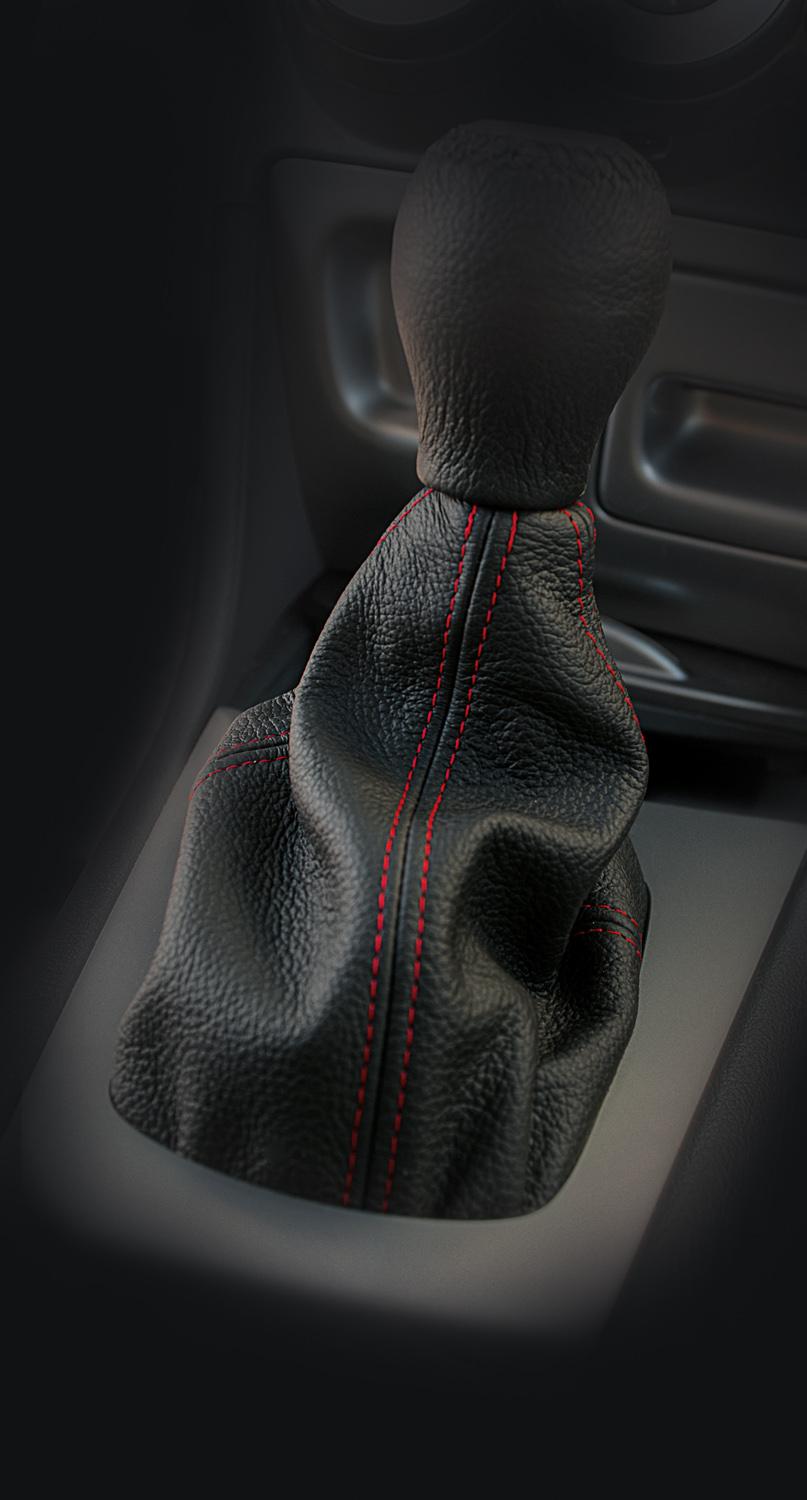 Manson pentru schimbator de viteze CARPASSION 10055CP, din piele naturala, negru/rosu