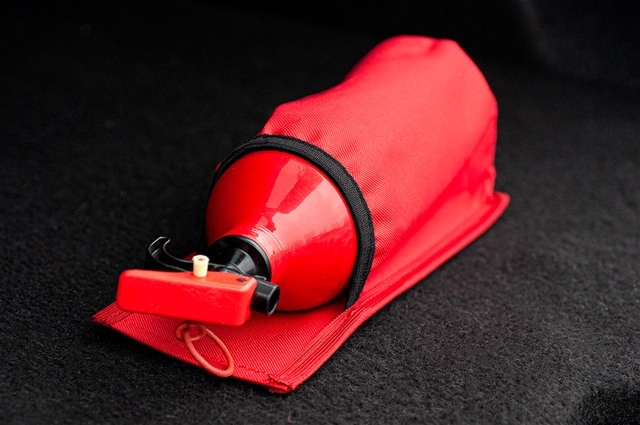 Geanta pentru depozitare extinctor CARPASSION 40201CP, cu velcro, rosu, 27 x 10.5 x 19 cm