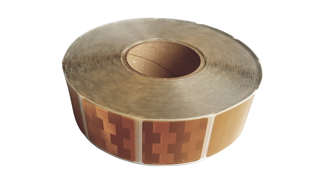 Rola banda reflectorizanta galbena AVERY DENNISON CB0190001-ROLA, 50 m x 50 mm, intrerupta, pentru suprafete flexibile